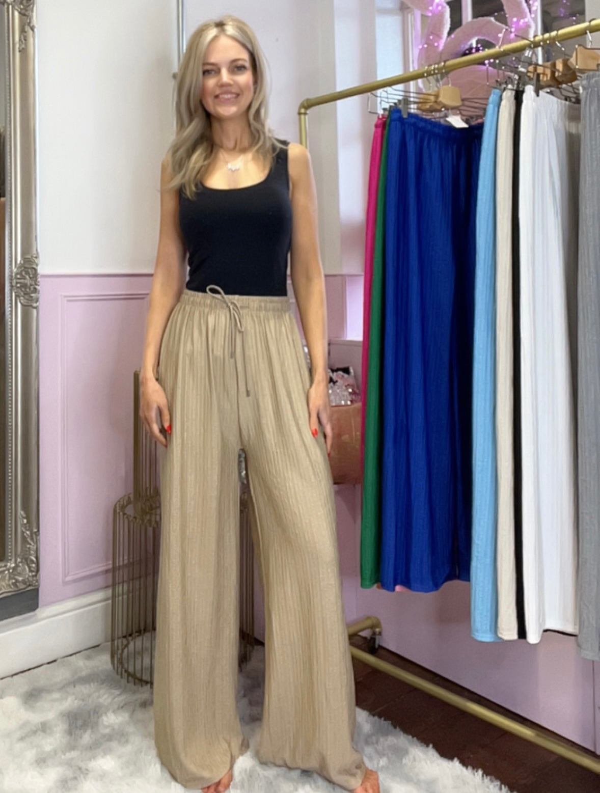 Carrie Lightweight Trousers > Biscuit
