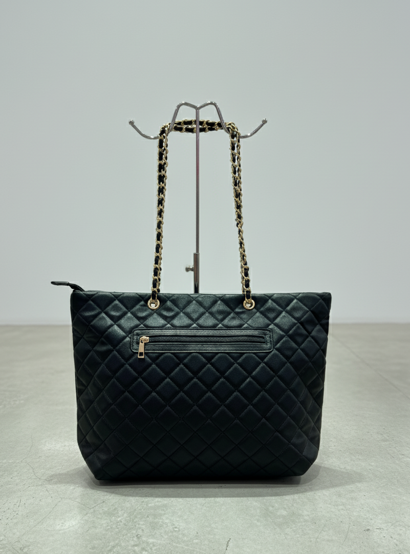 Quilted Shoulder Bag > Black