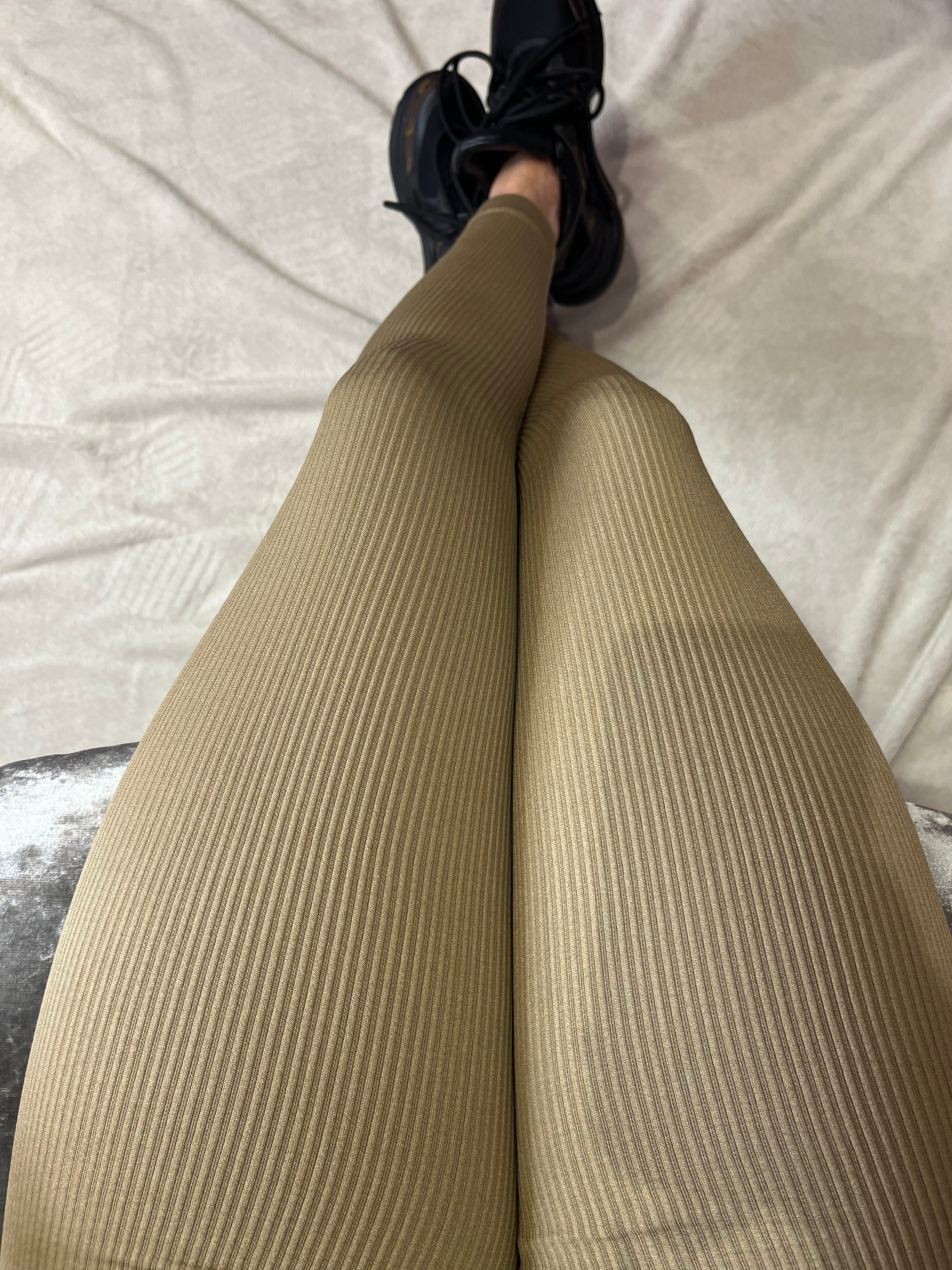 Seamless High Waisted Leggings > Biscuit