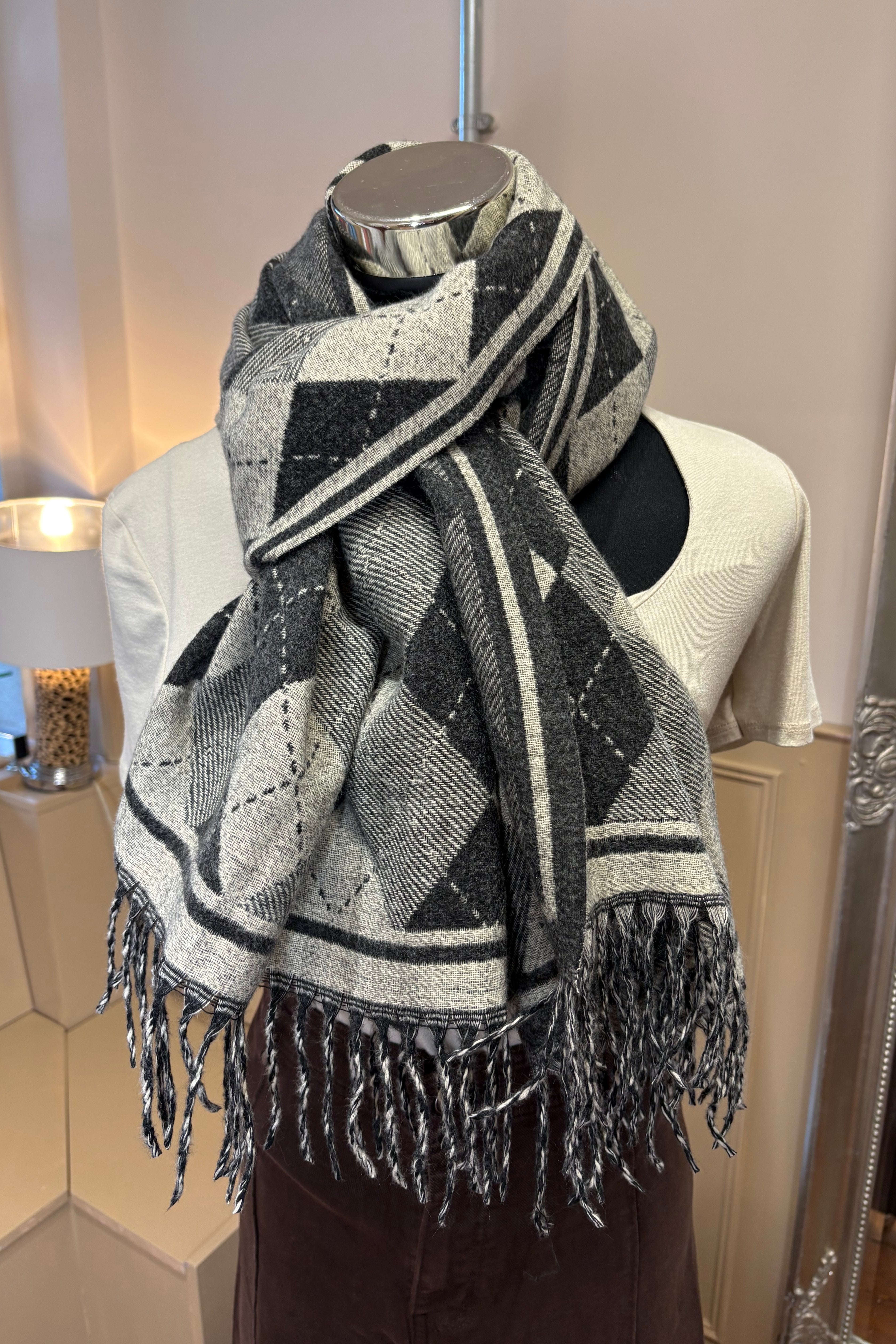 Diamond Checked  Winter Scarf / Grey