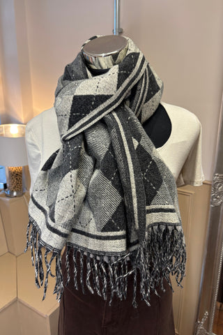 Diamond Checked  Winter Scarf / Grey