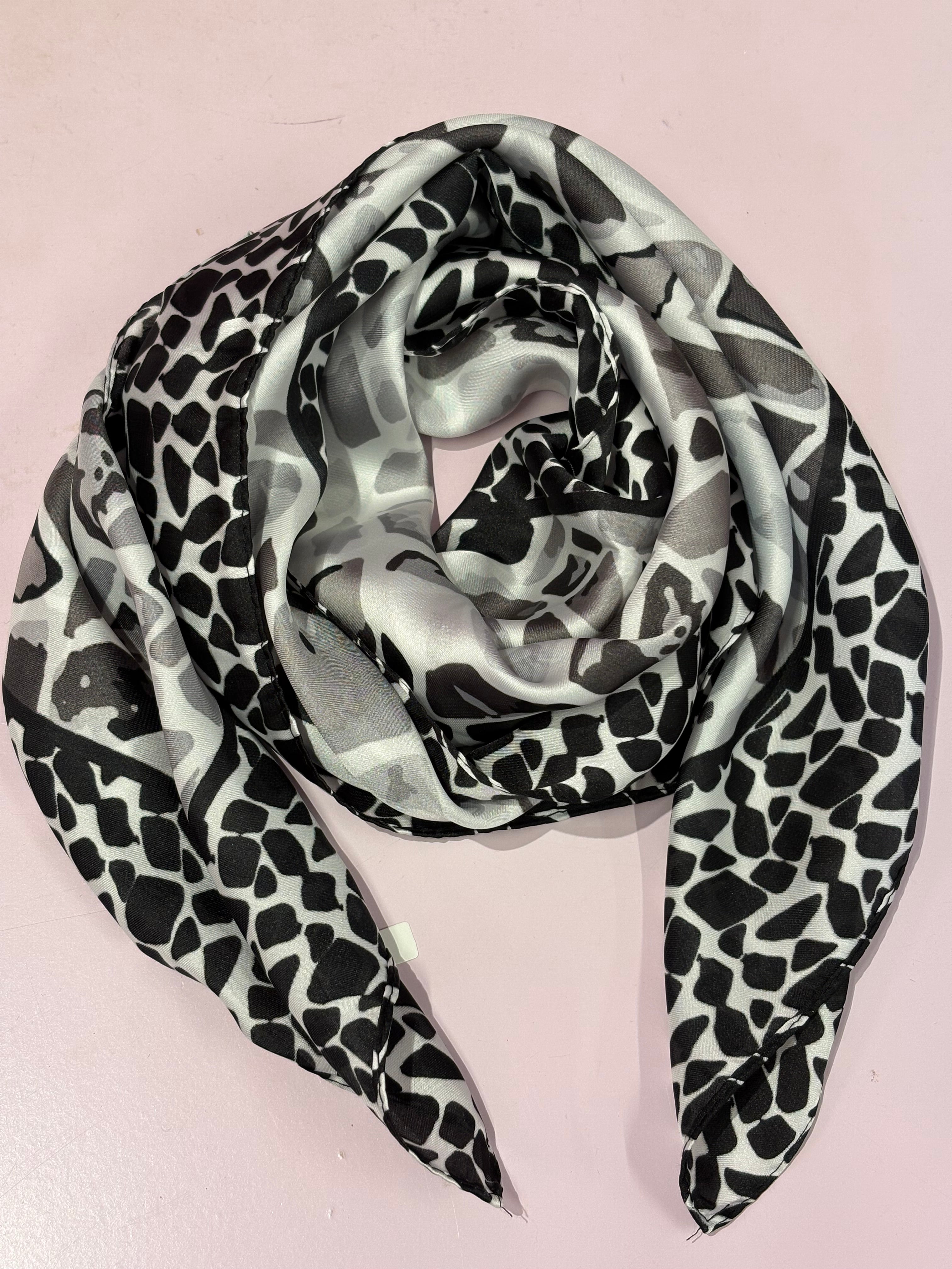 Colour Dot Scarves > Black