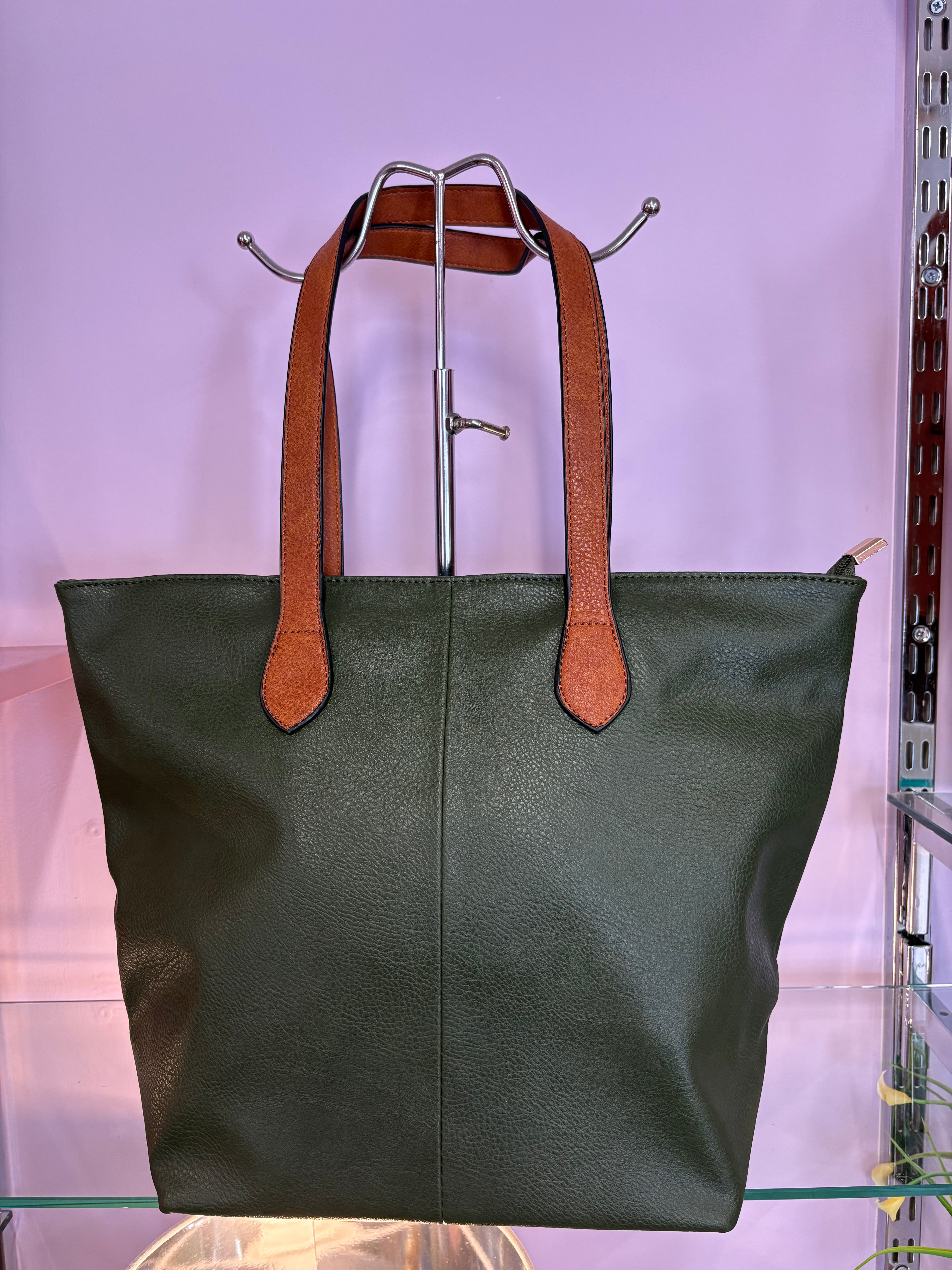 The Basic Shoulder Bag > Khaki