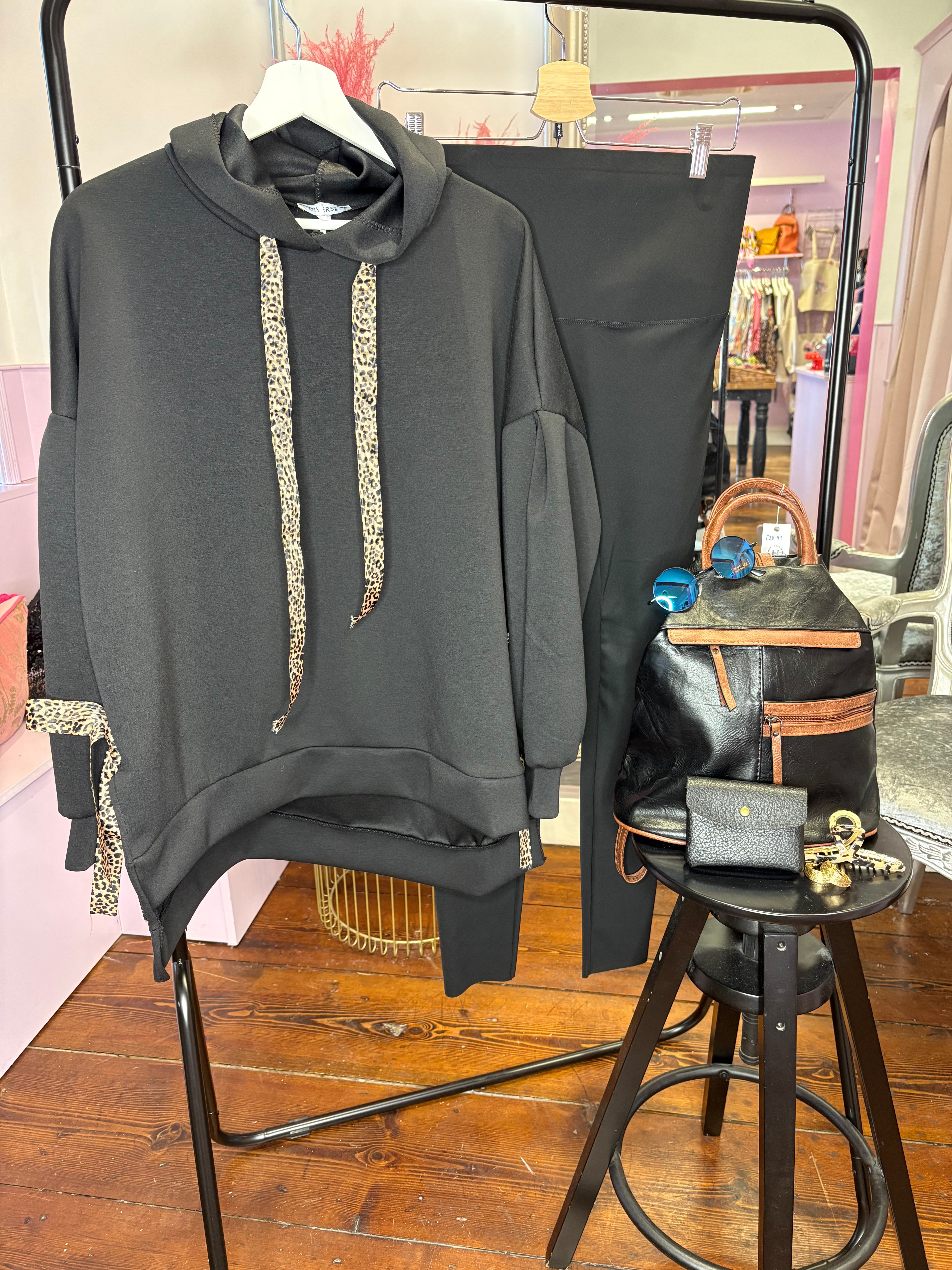 Leopard Print Ribbon Hoodie > Black