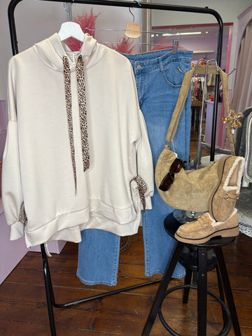 Leopard  Print Ribbon Hoodie > Beige