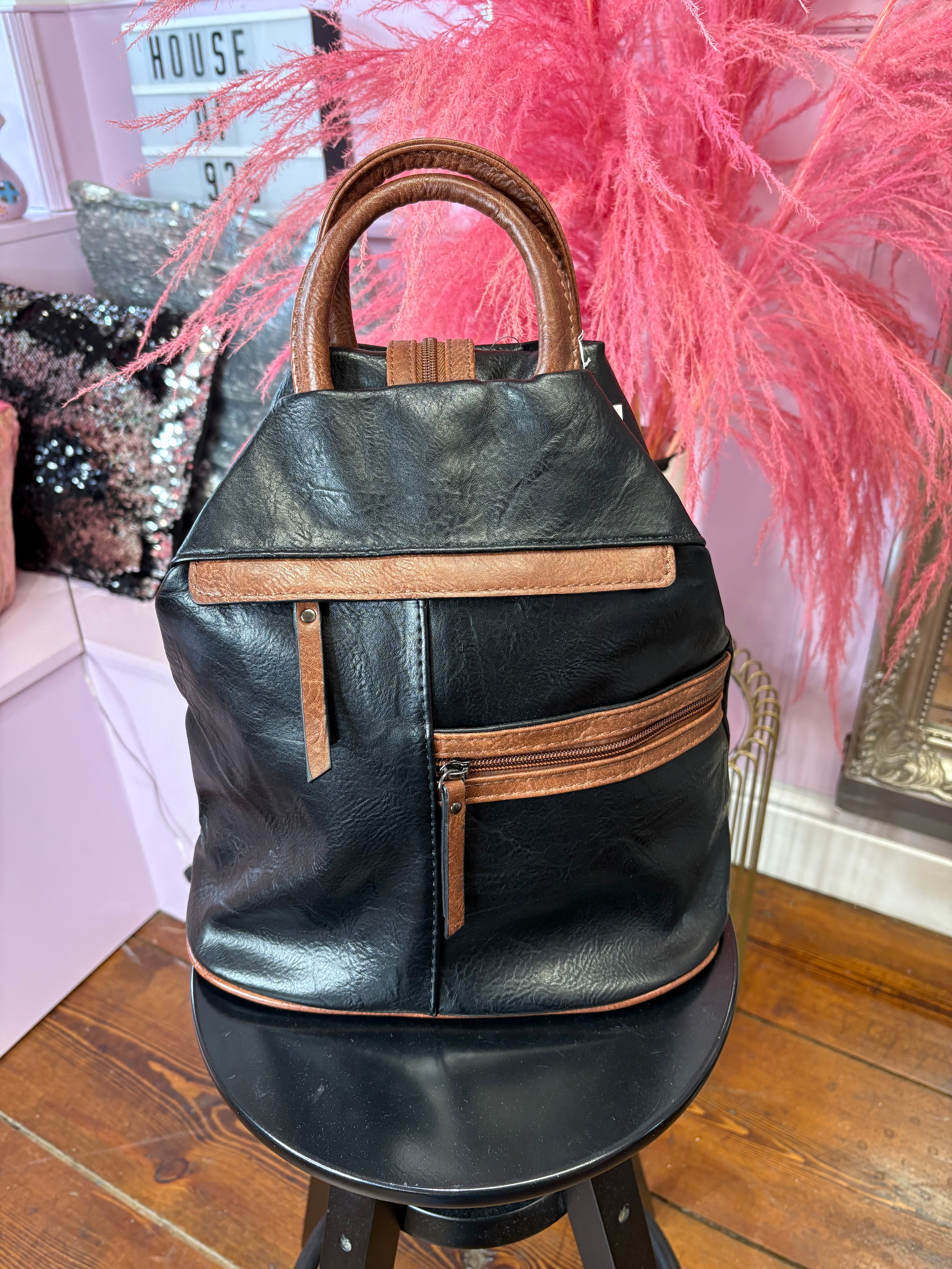 Two Tone Triangular Backpack > Black