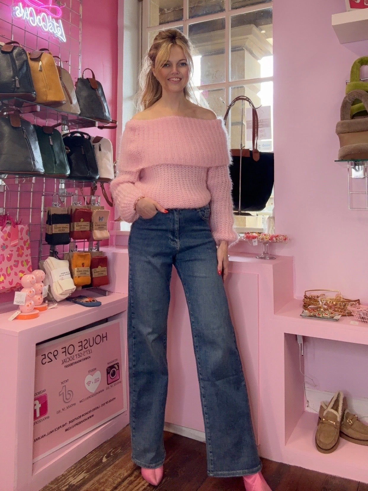Chunky Knit Jumper > Baby Pink