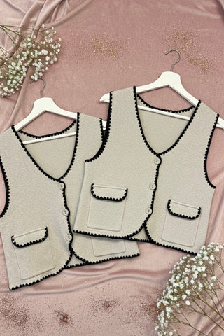 Scallop Trim Knit Waistcoat > Beige