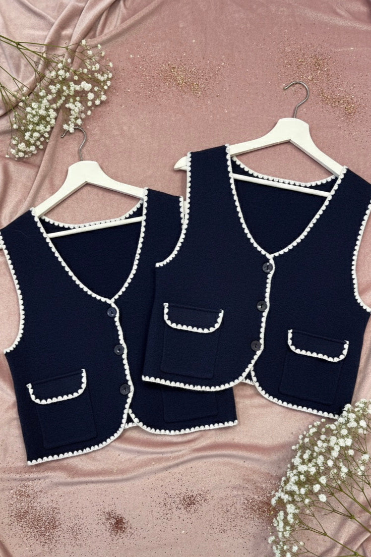 Scallop Edge Waistcoat > Navy