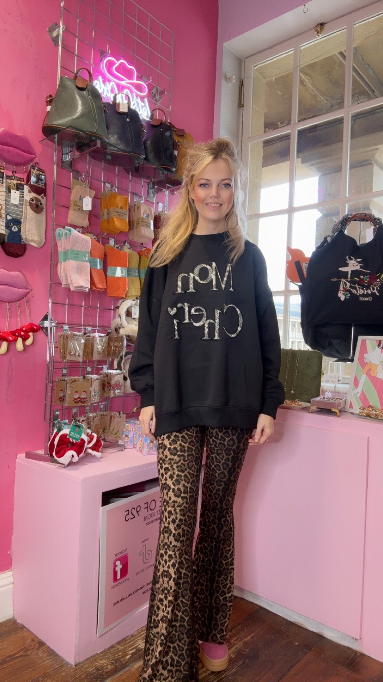 Mon Cheri Jumper > Black