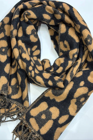 Leopard Print Scarf > Black