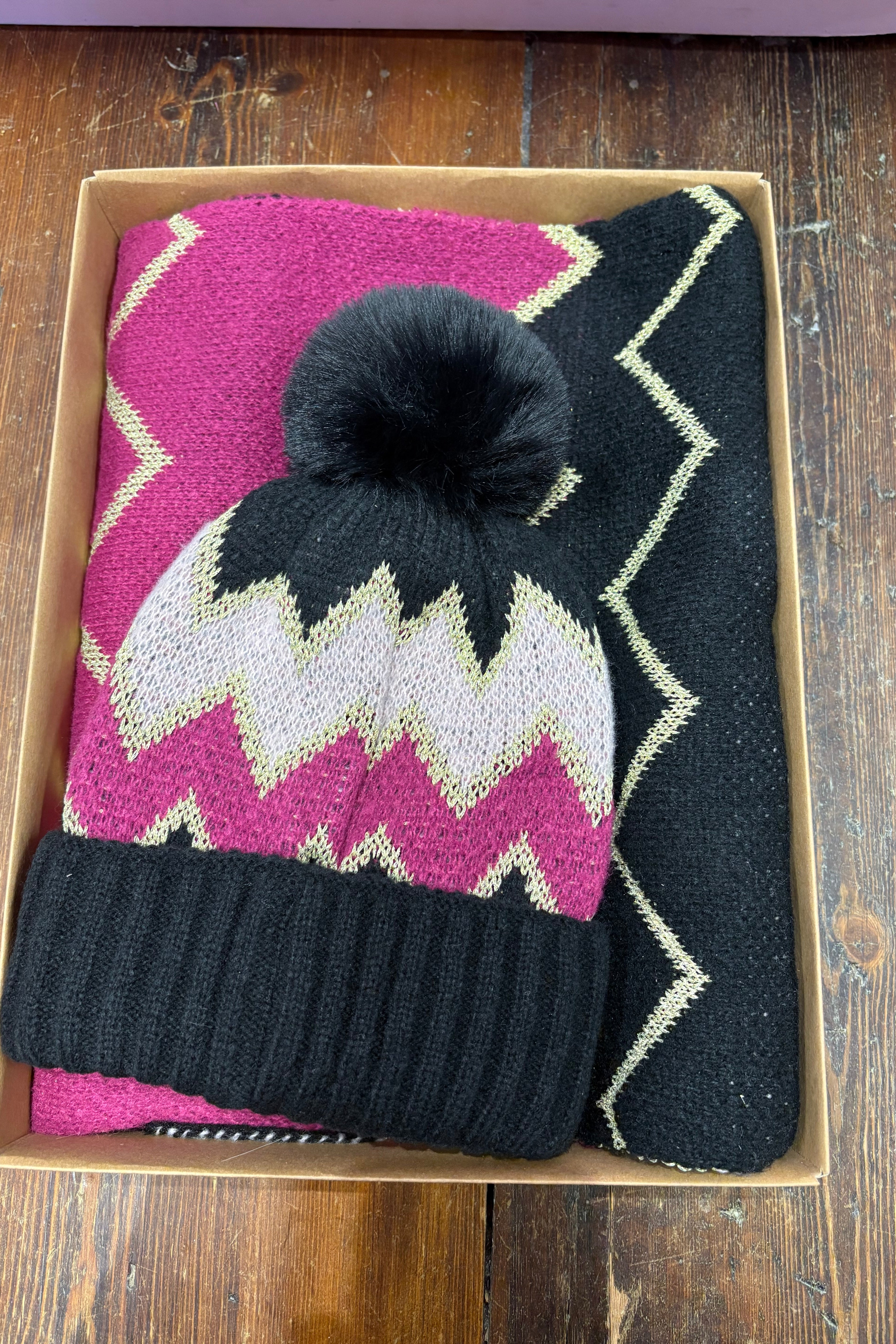 Geo Print Scarf and Hat Set > Pink