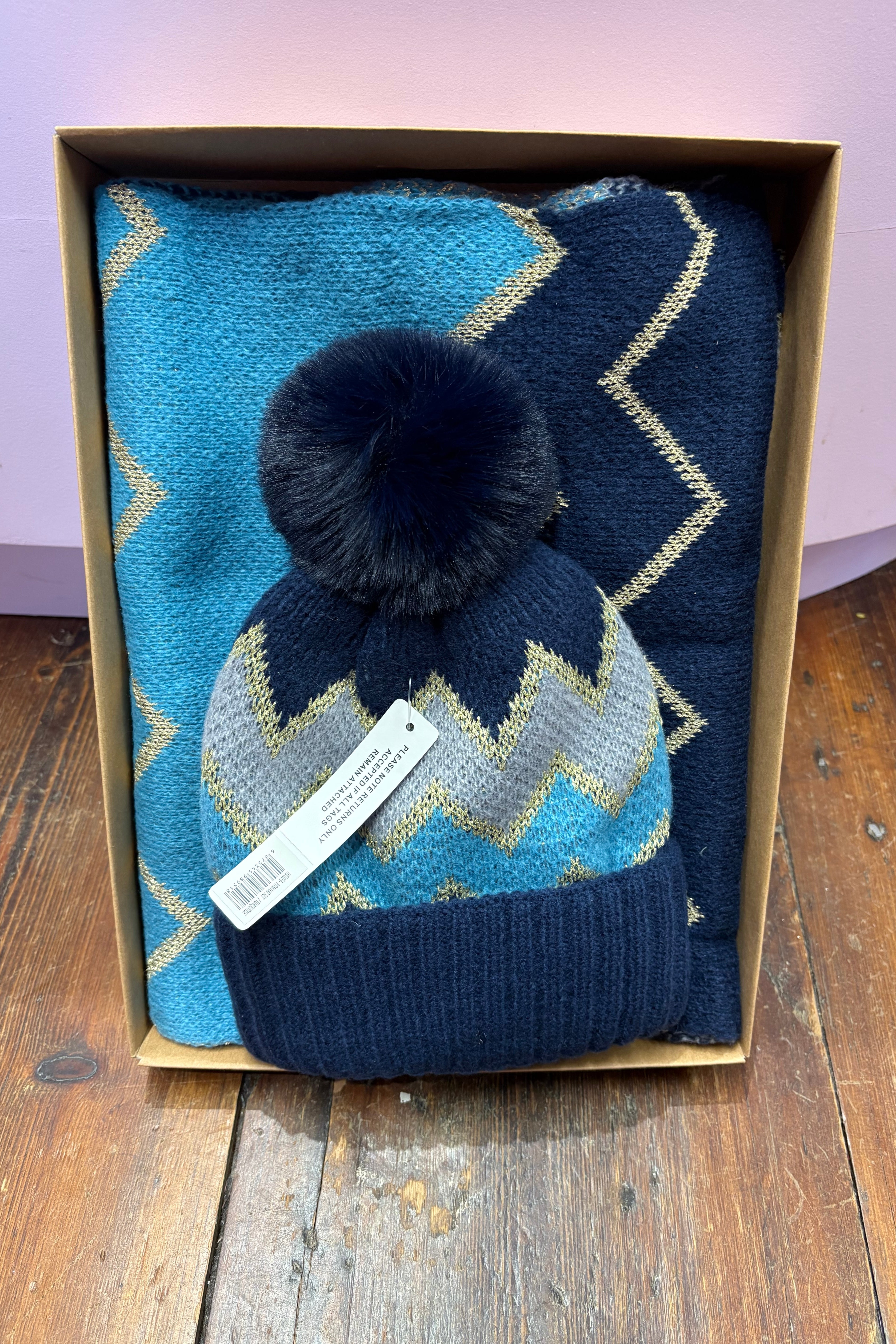 Geo Print Scarf and Hat Set > Blue
