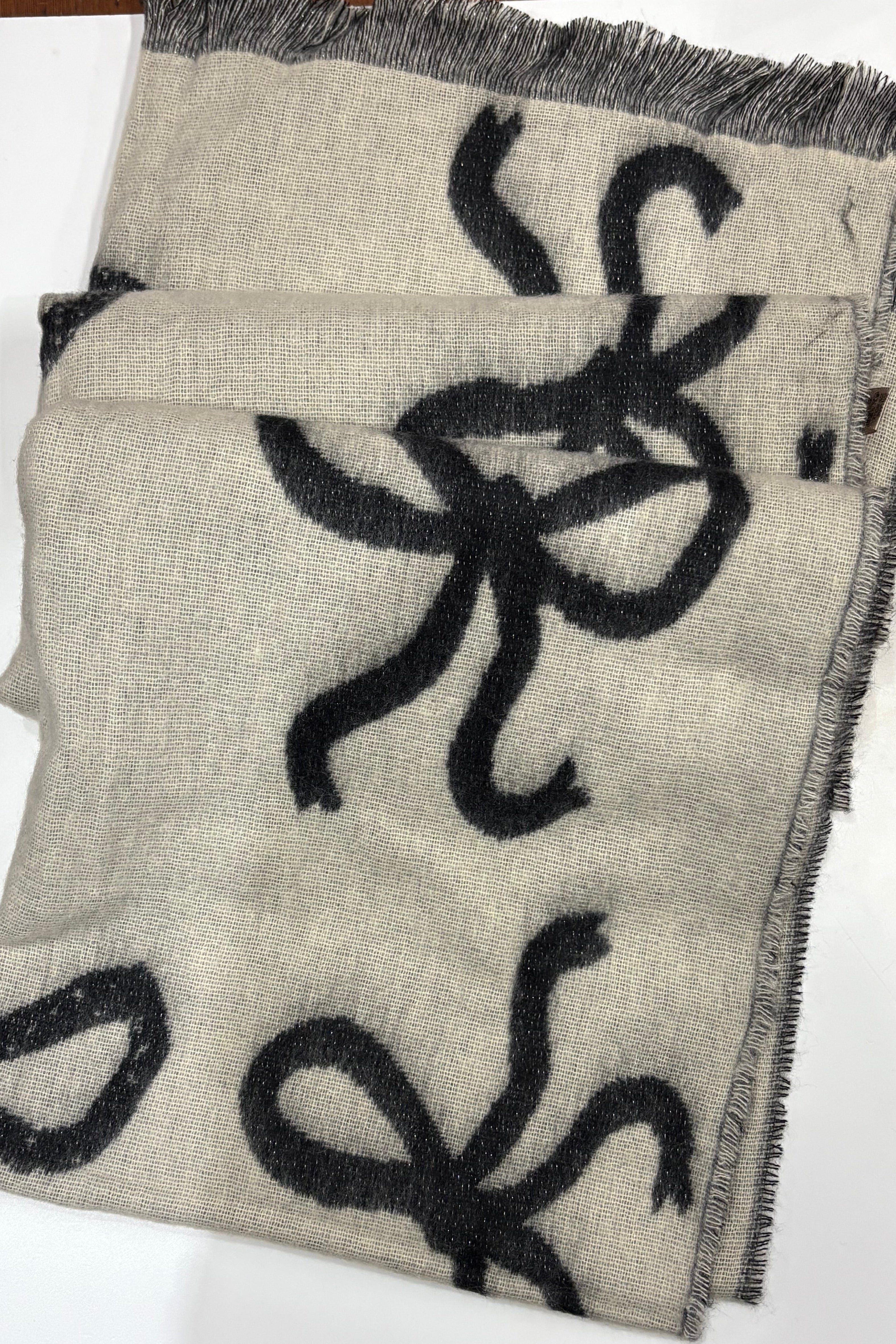 Bow Scarf > Cream and Black