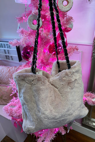 Faux Fur Shoulder Bag > Dusky Pink
