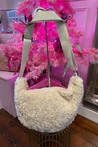 Textured Sling Bag > Cream