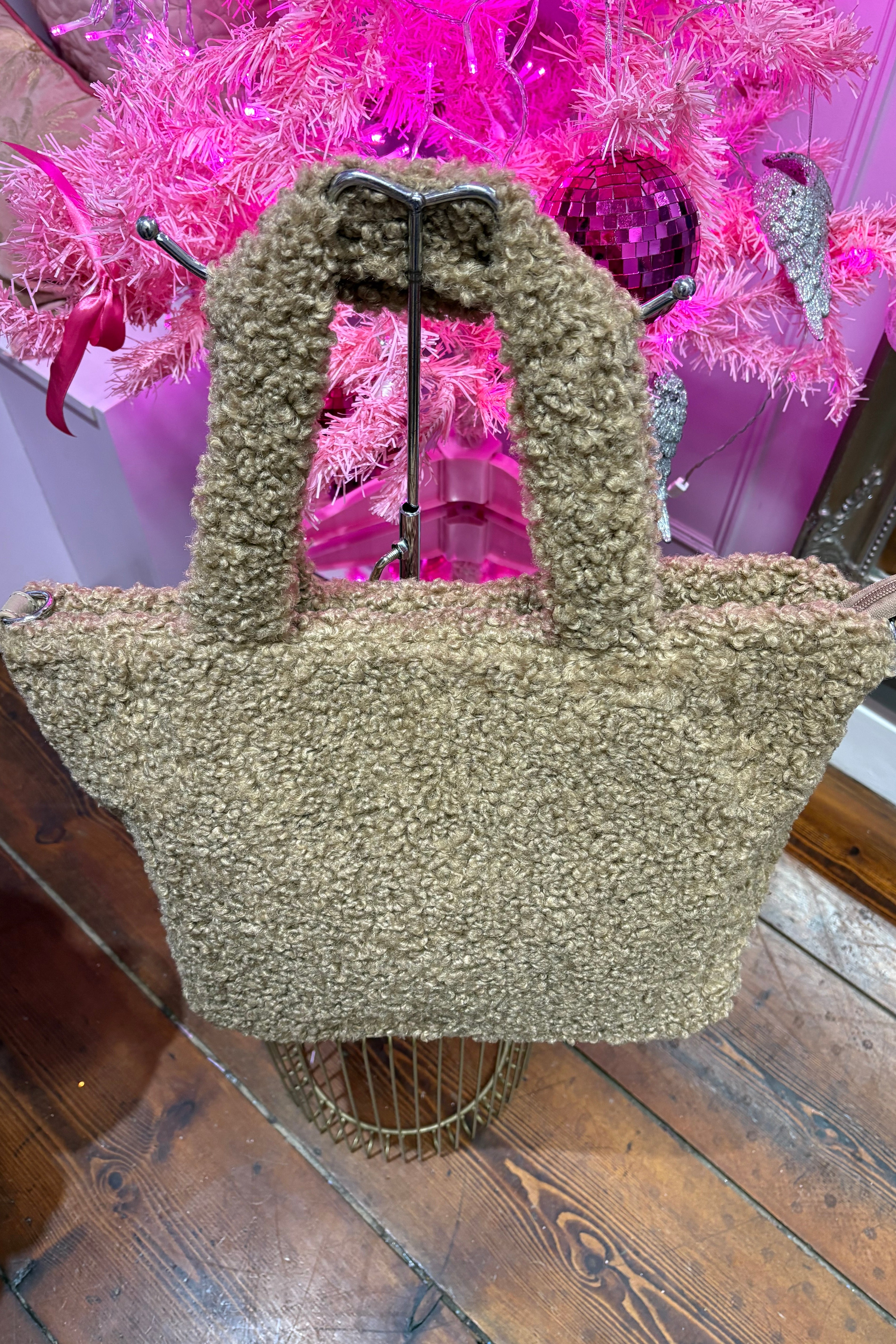 Teddy Shoulder Bag > Beige