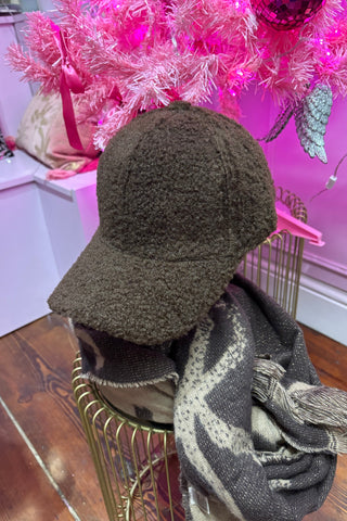 Teddy Baseball Cap > Chocolate