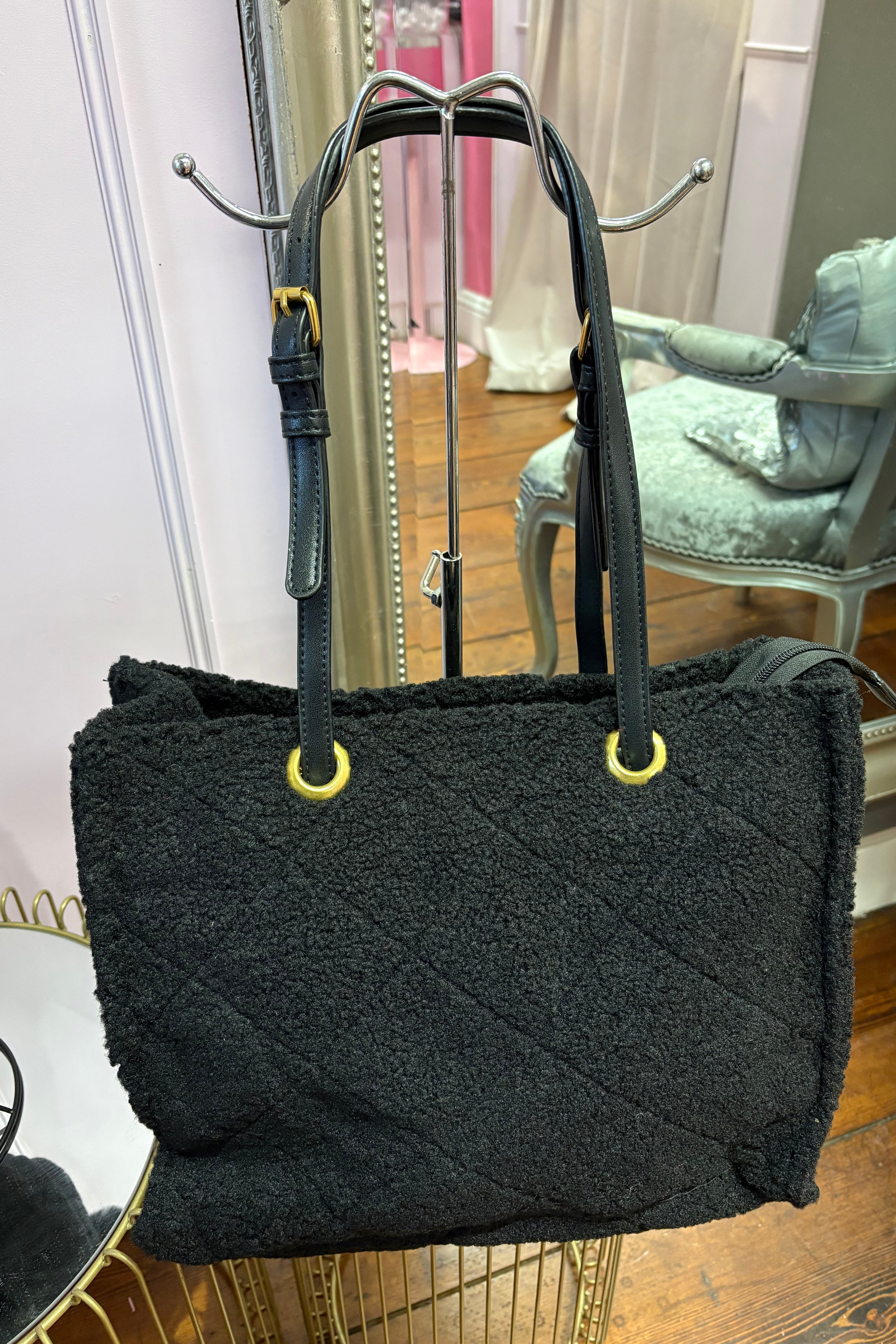 Fleece Like Shoulder Bag / Black