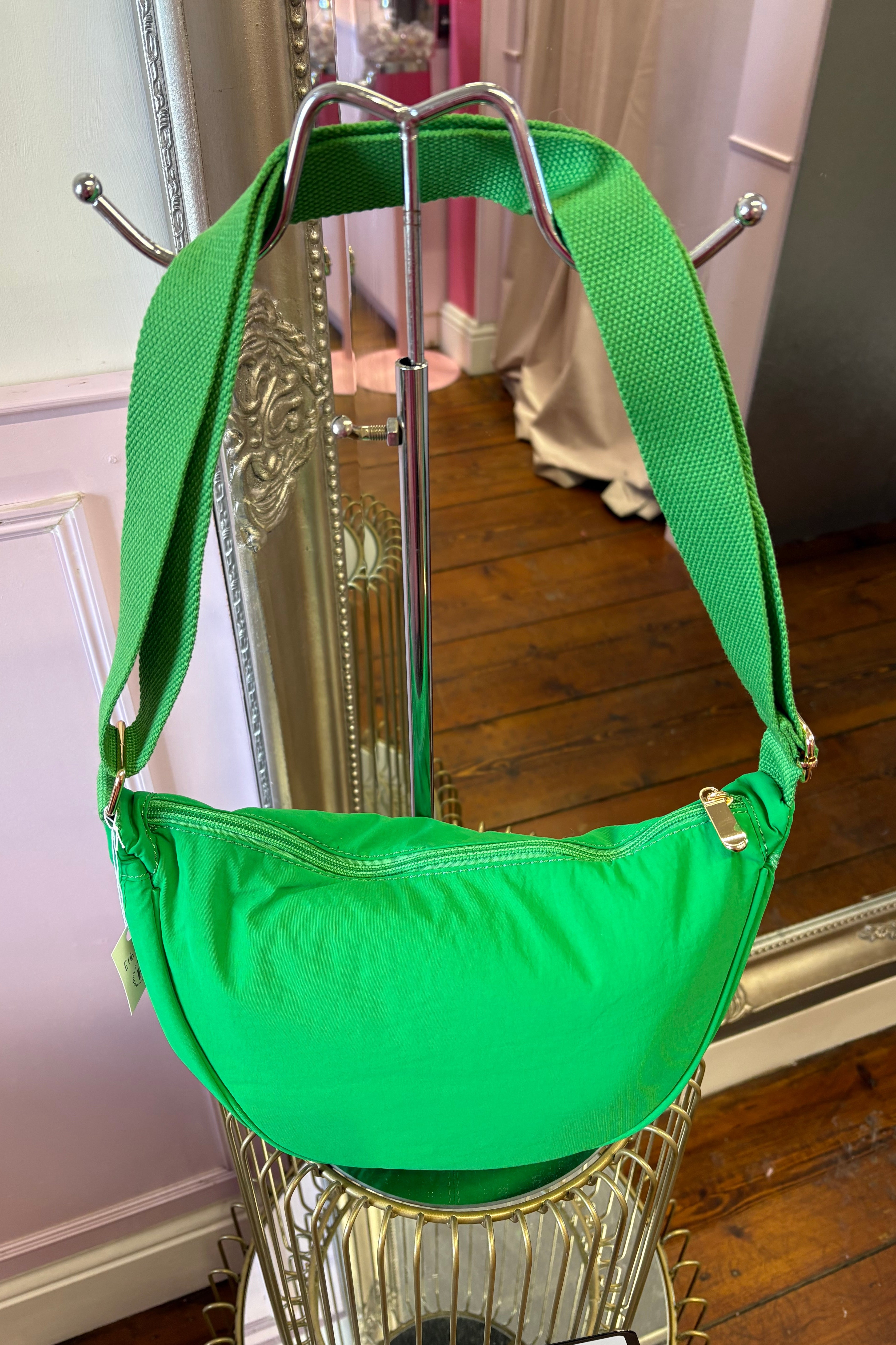 Sling Bag > Green