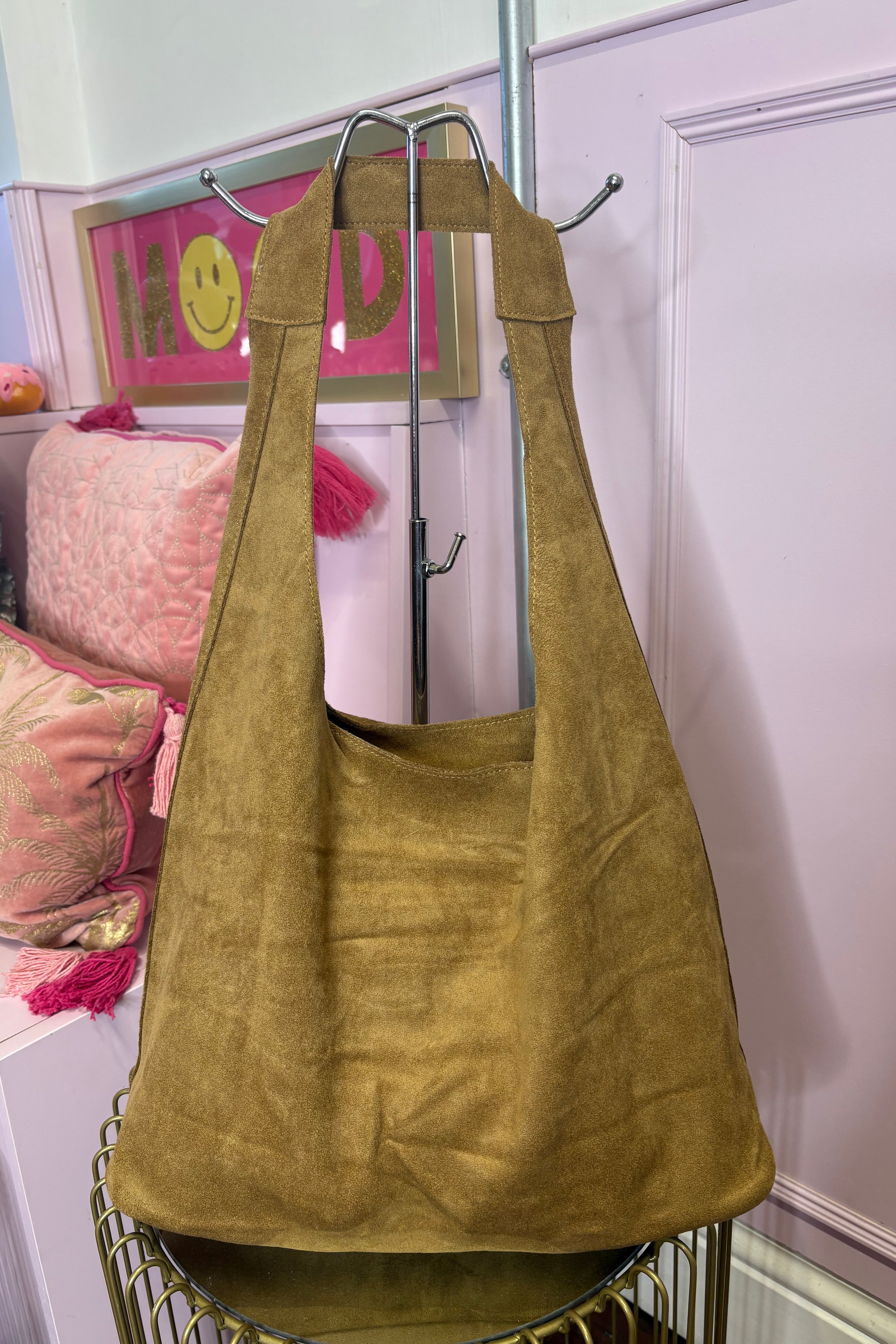 Suedette Shoulder Bag / Light Tan