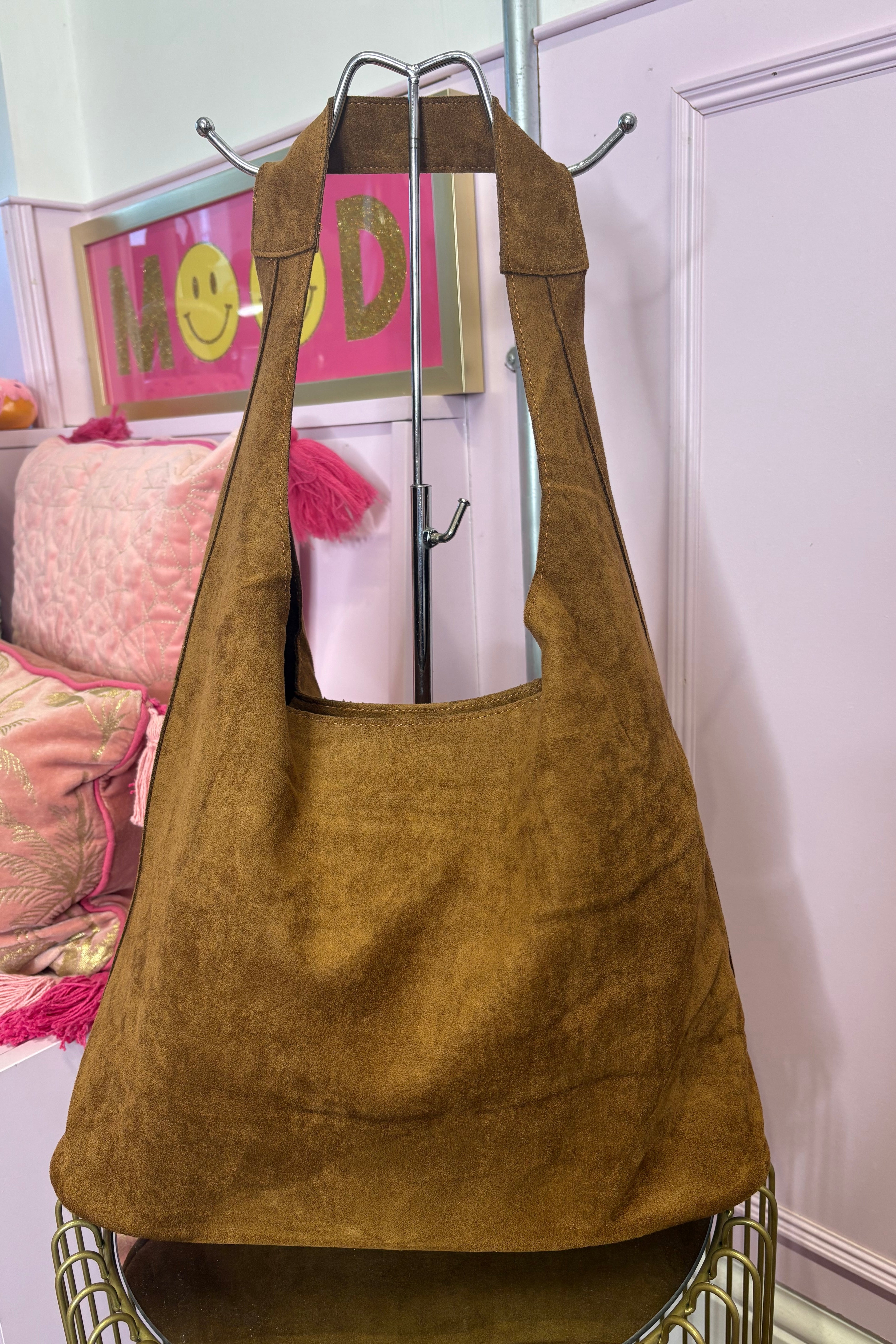 Suedette Shoulder Bag / Dark Tan