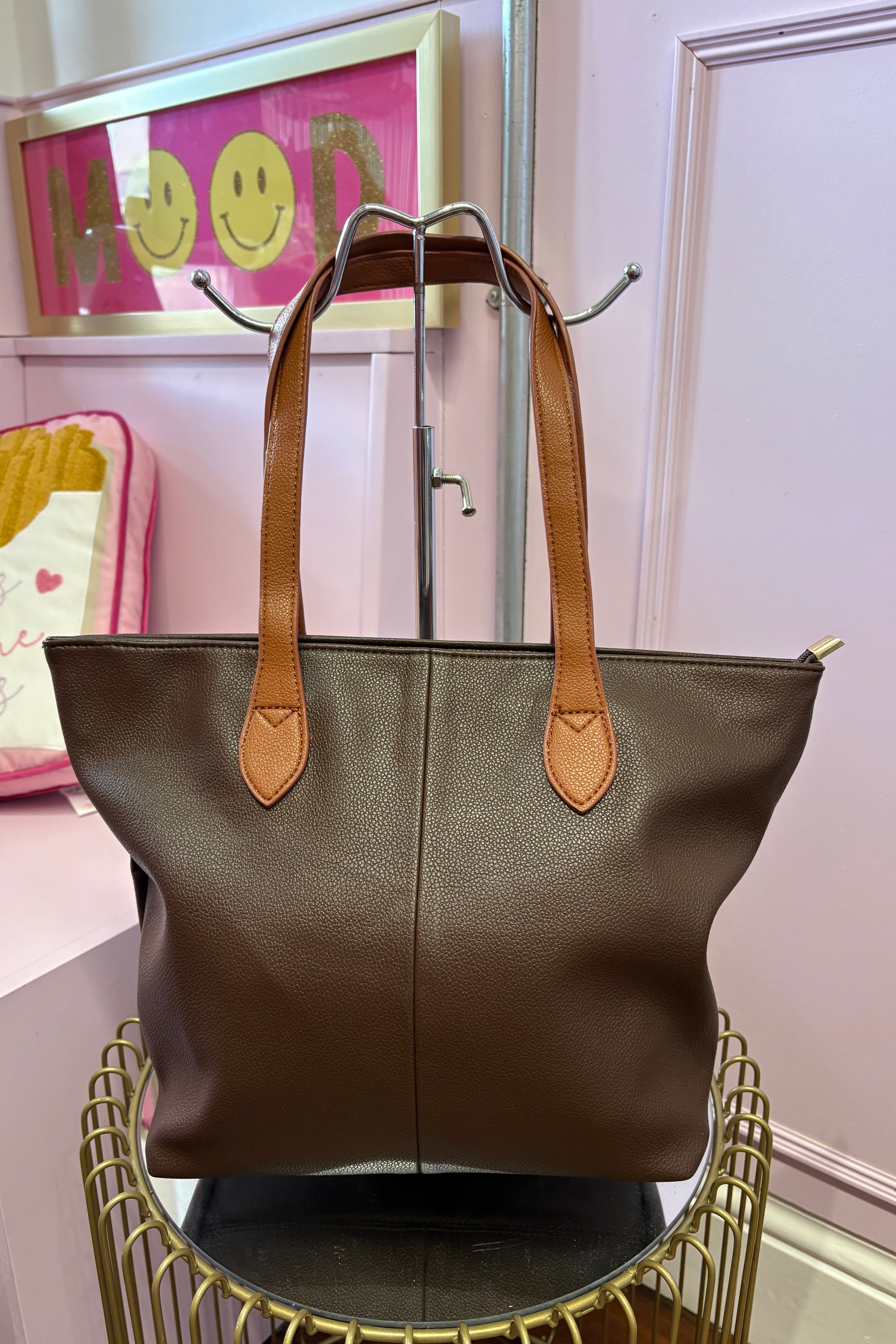 Classic Shoulder Bag  / Chocolate
