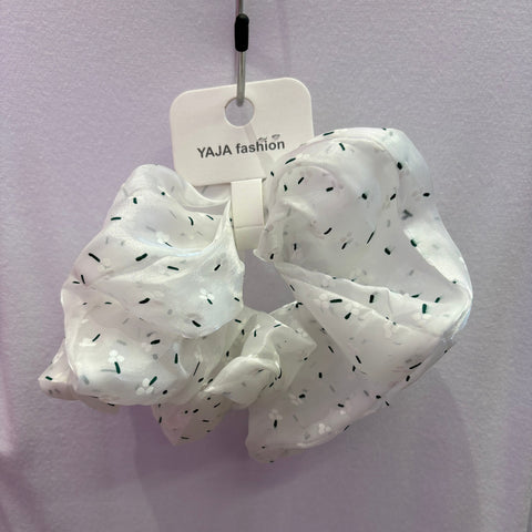 Daisy Scrunchie