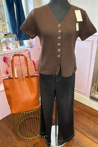 Flower Button Textured Top / Chocolate
